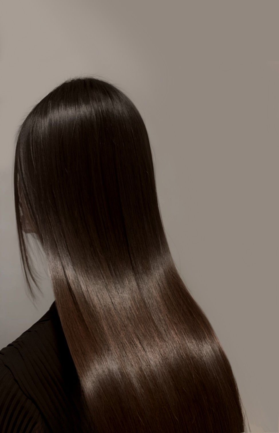 Cabello liso y brillante después del Alisado Fotónico sin formol