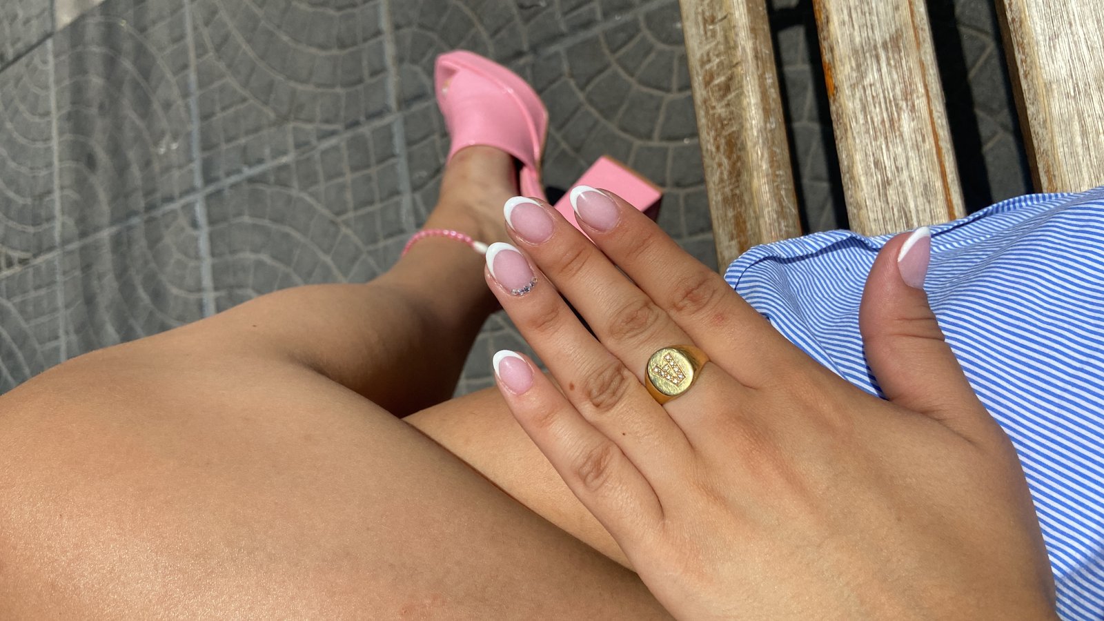 Manicura francesa de estilo natural